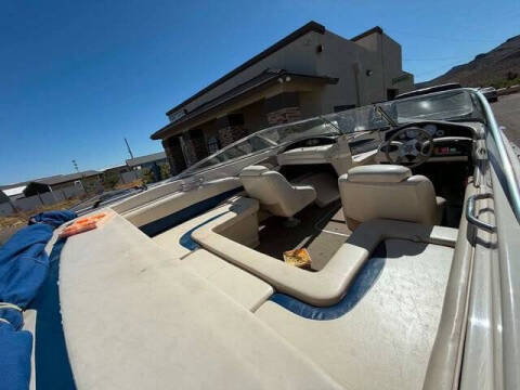2001 Larson Boats 212 SEI