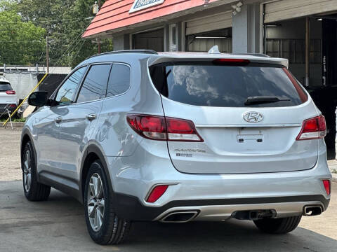 2017 Hyundai Santa Fe SE
