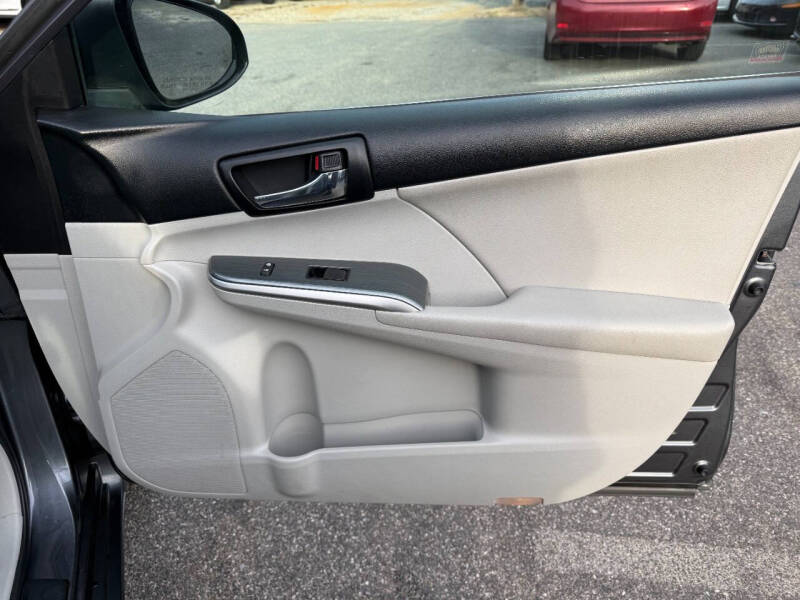 2012 Toyota Camry Hybrid XLE