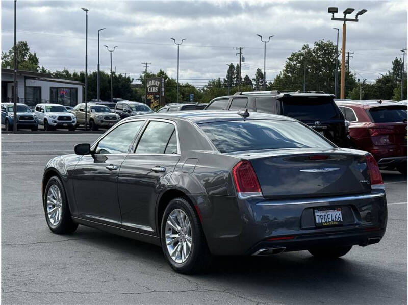 2016 Chrysler 300 C