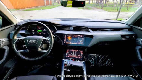 2021 Audi e-tron quattro Premium Plus