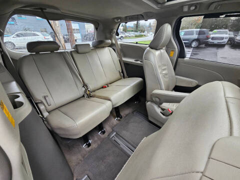 2014 Toyota Sienna Limited 7-Passenger