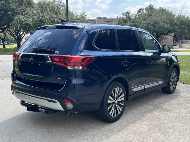 2020 Mitsubishi Outlander SE