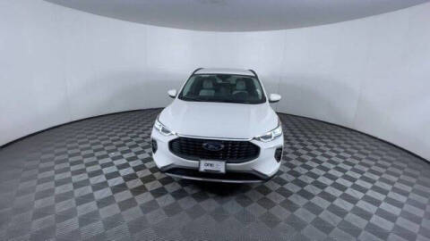 2026 Ford Escape Hybrid Platinum