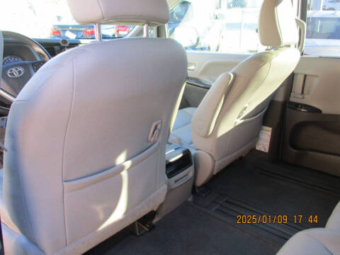 2016 Toyota Sienna XLE 8-Passenger