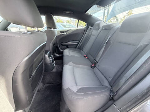 2017 Dodge Charger SXT