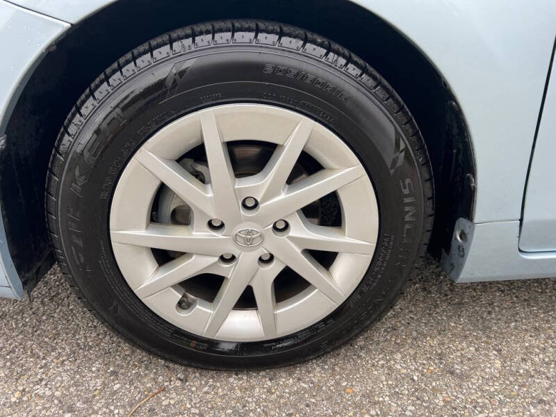 2012 Toyota Prius v Two