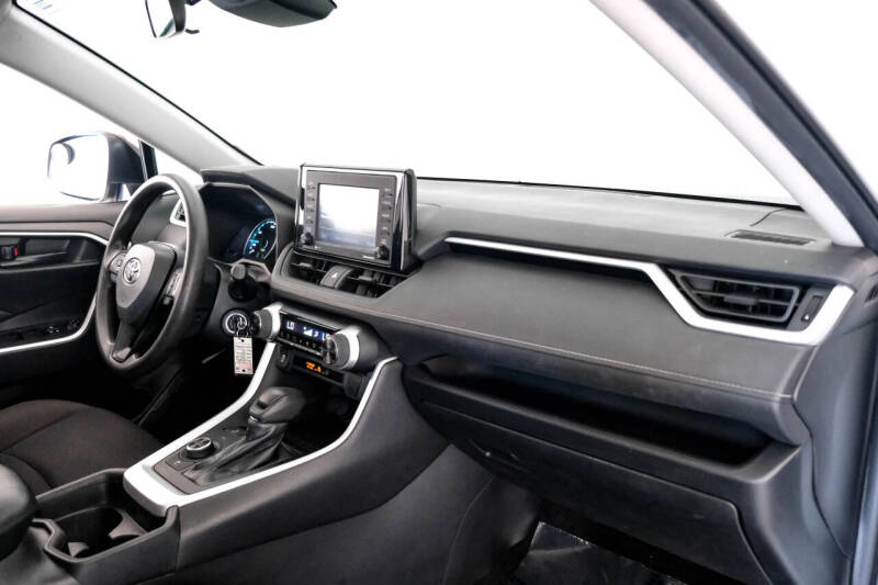 2020 Toyota RAV4 Hybrid LE