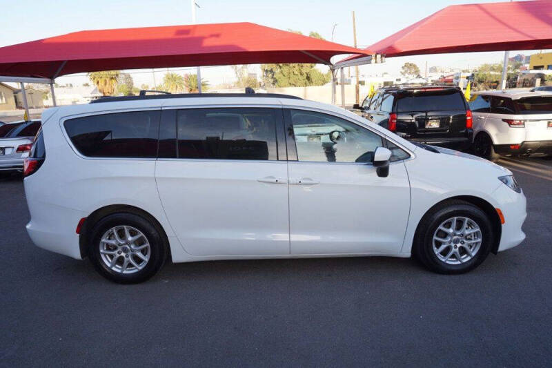 2021 Chrysler Voyager LXi