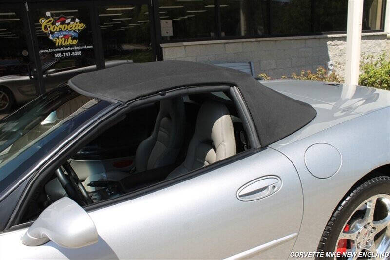 2002 Chevrolet Corvette 13