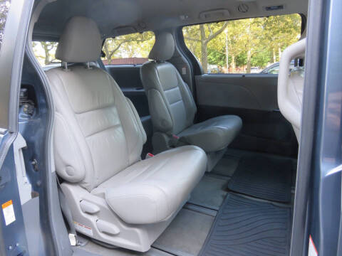 2016 Toyota Sienna XLE 7-Passenger