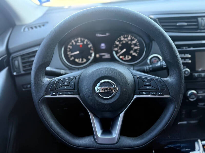 2017 Nissan Rogue Sport SV