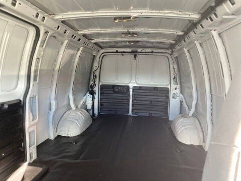 2022 Chevrolet Express 2500