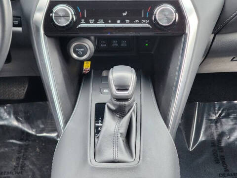 2024 Toyota Venza LE