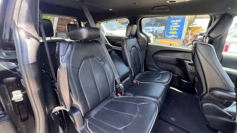 2019 Chrysler Pacifica Limited 35th Anniversary