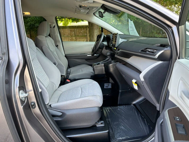 2023 Toyota Sienna LE 8-Passenger