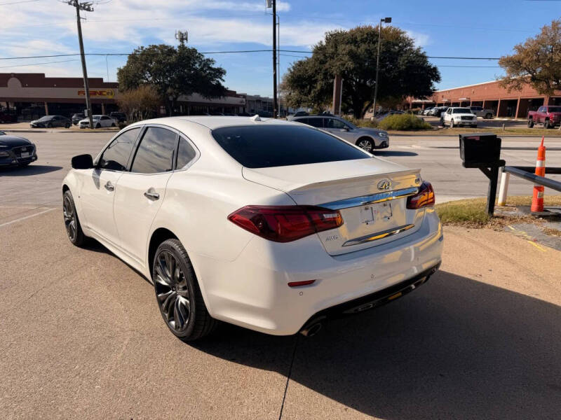 2016 Infiniti Q70 3.7