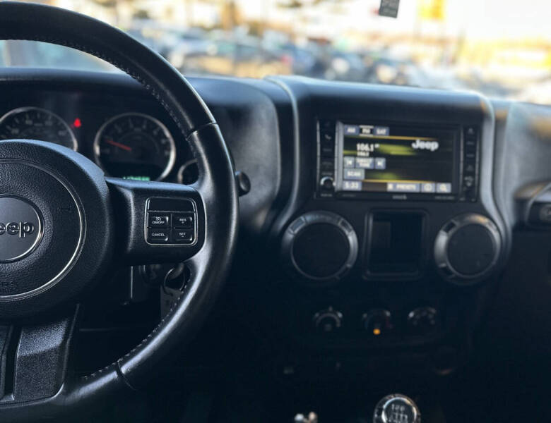 2017 Jeep Wrangler Willys Wheeler
