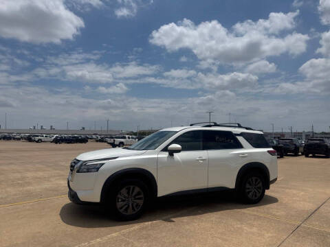 2023 Nissan Pathfinder SV