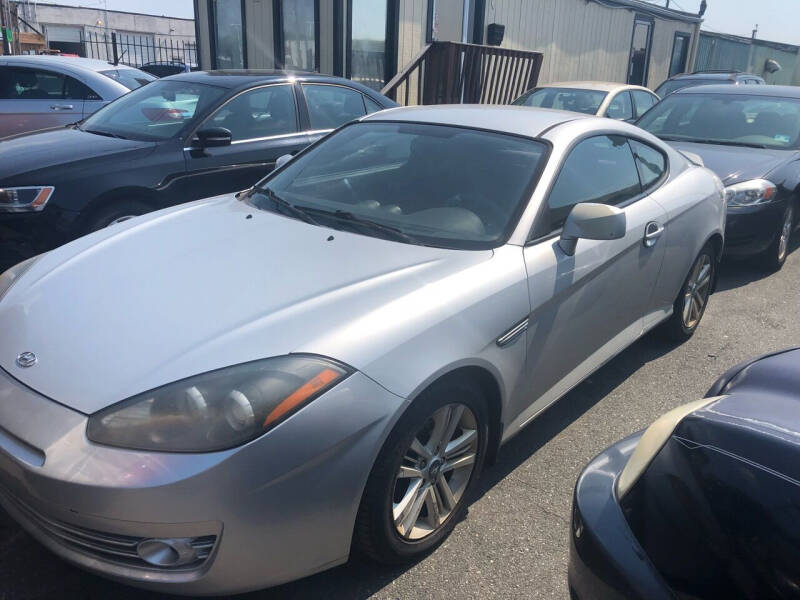 2008 Hyundai Tiburon for sale at Debo Bros Auto Sales in Philadelphia PA