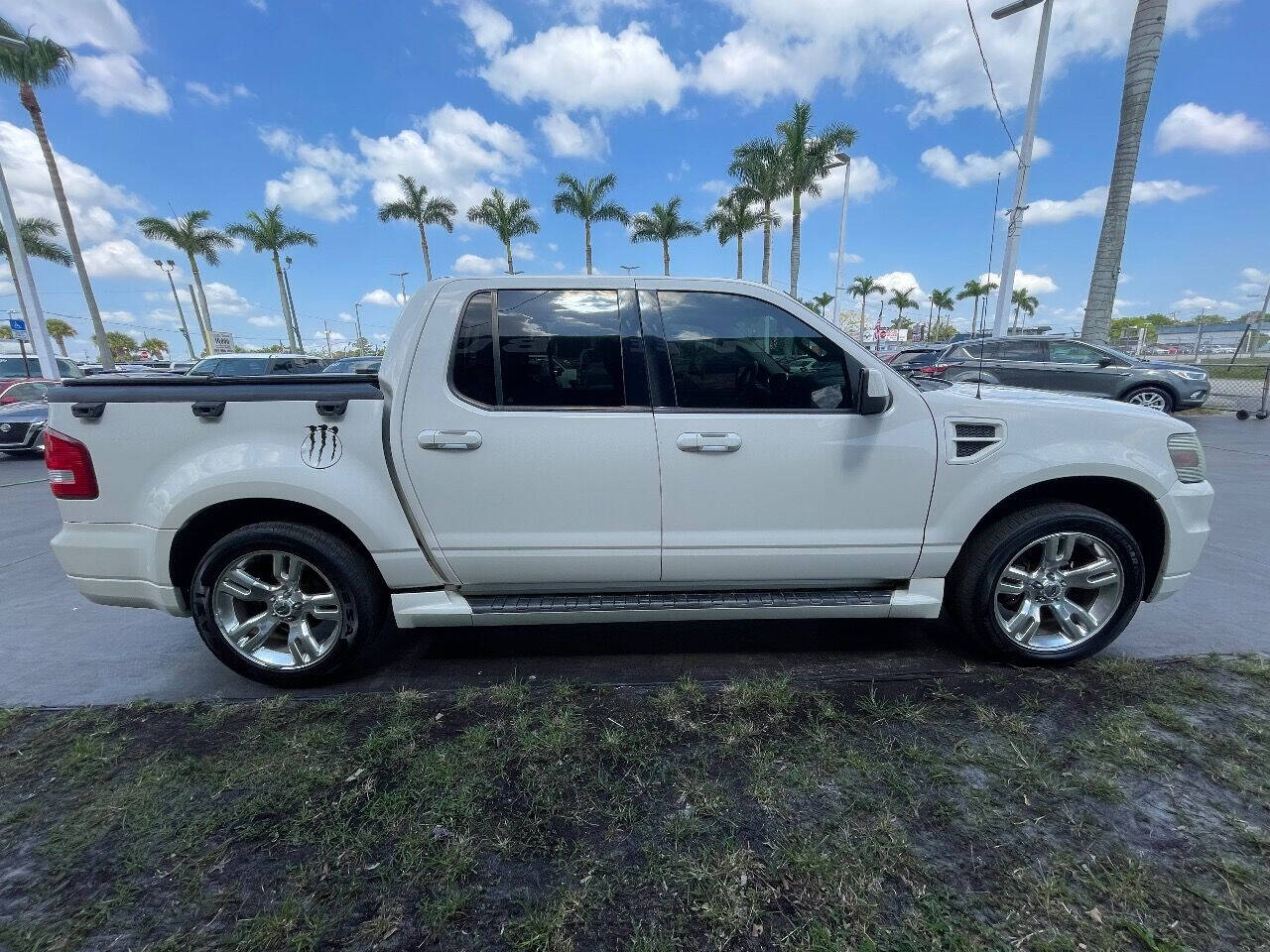 2009 Ford Explorer Sport Trac  - $13,900