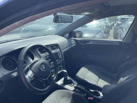 2016 Volkswagen Golf TSI S