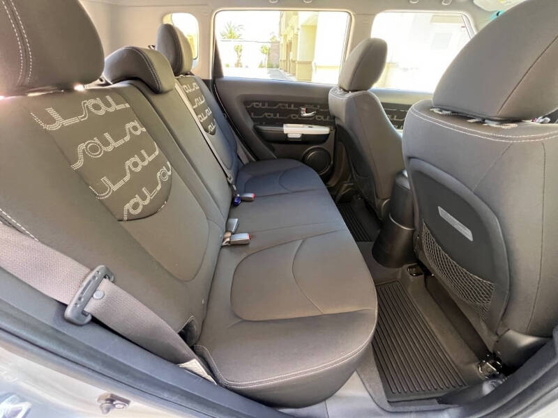 2012 Kia Soul +
