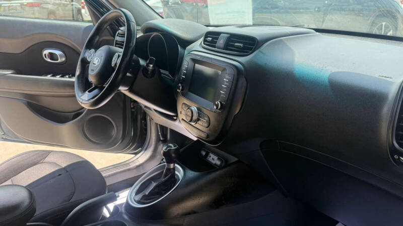 2017 Kia Soul +