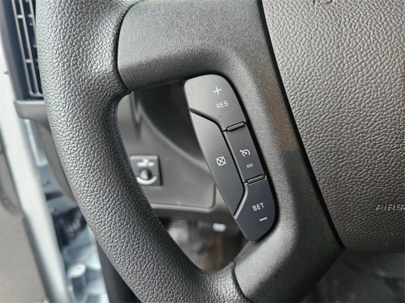 2025 Chevrolet Express 3500