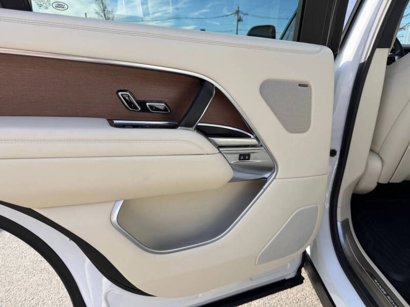 2023 Land Rover Range Rover P530 SE LWB