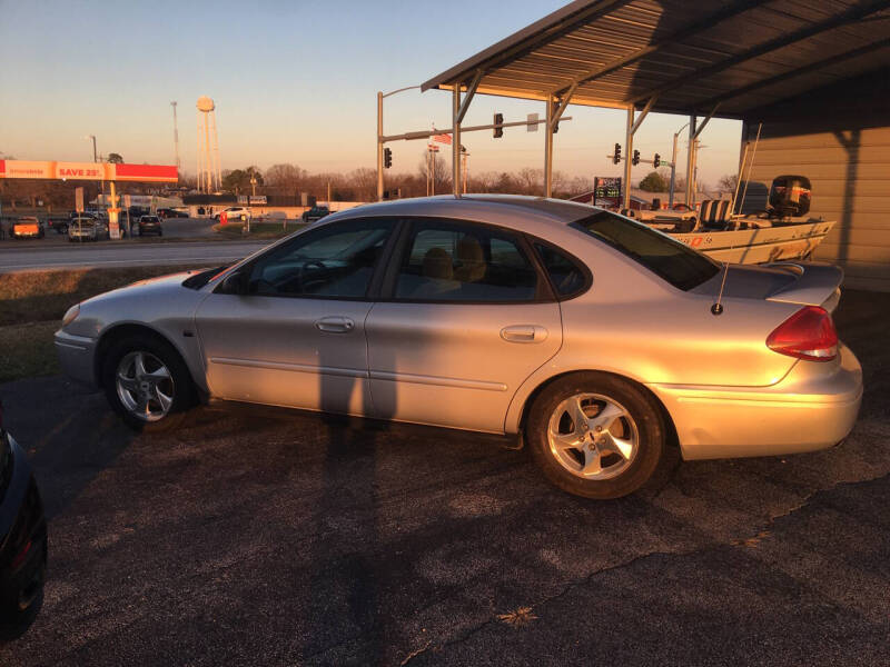 2004 Ford Taurus for sale at Village Motors in Sullivan MO