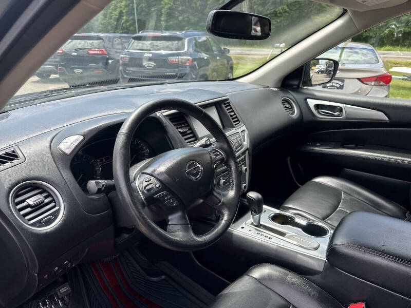 2019 Nissan Pathfinder SL