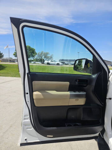 2013 Toyota Sequoia SR5