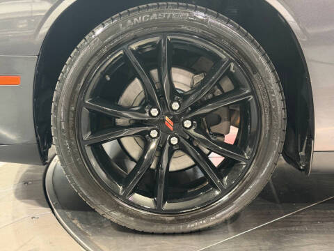 2018 Dodge Challenger SXT Plus