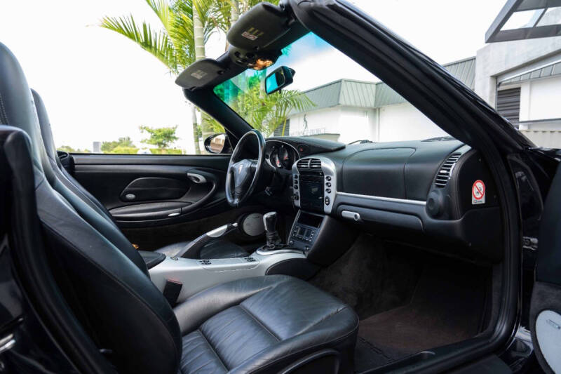 2004 Porsche 911 Carrera 4S