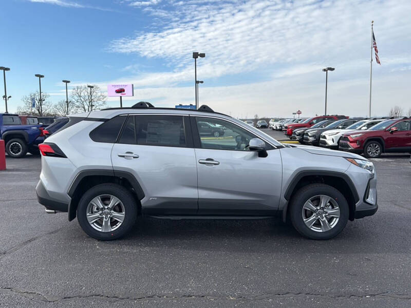 2025 Toyota RAV4 Hybrid XLE