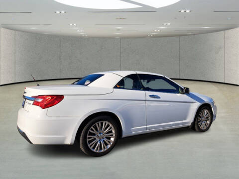 2013 Chrysler 200 Limited