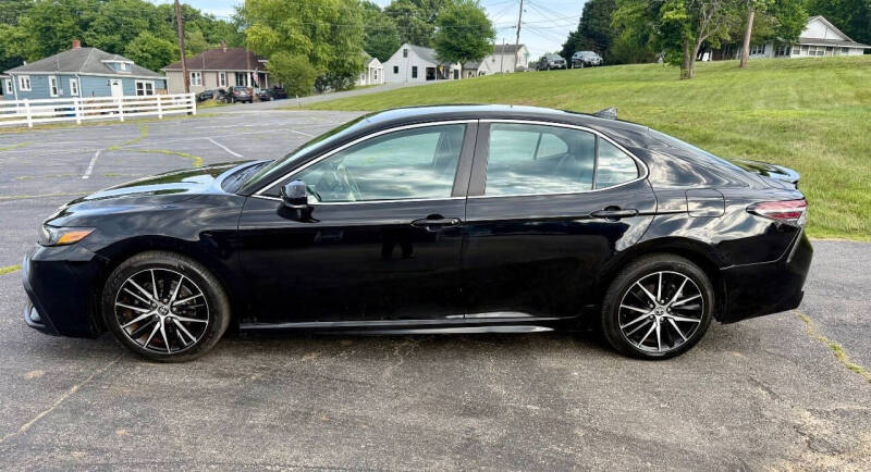 2022 Toyota Camry SE