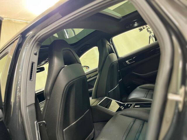 2018 Porsche Panamera 4