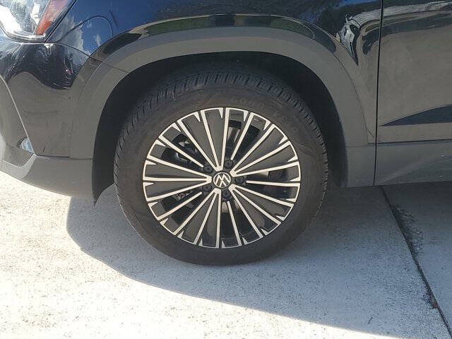 2025 Volkswagen Taos SE