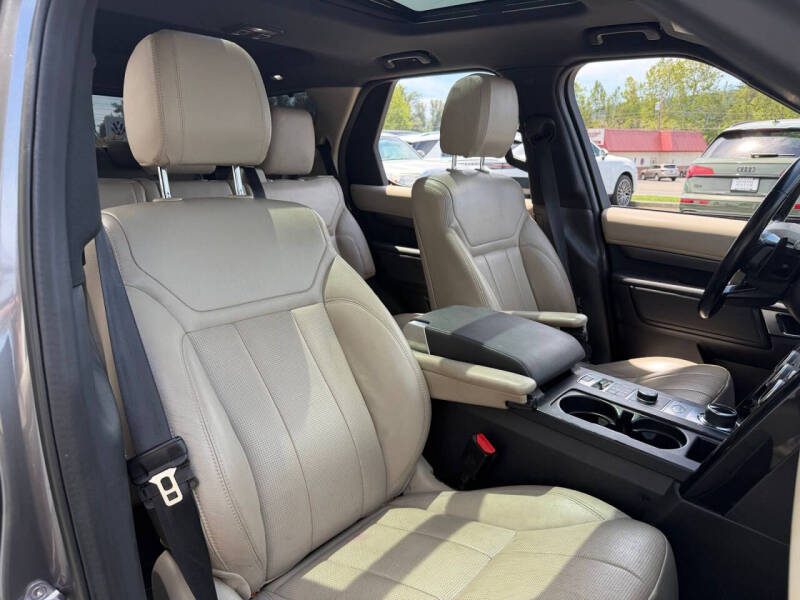 2017 Land Rover Discovery SE