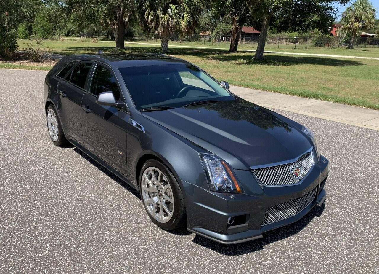 2011 Cadillac CTS-V 5