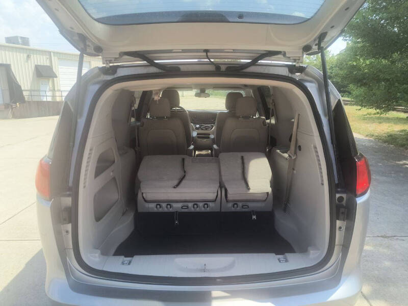 2017 Chrysler Pacifica LX