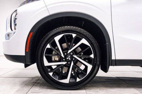 2022 Mitsubishi Outlander ES