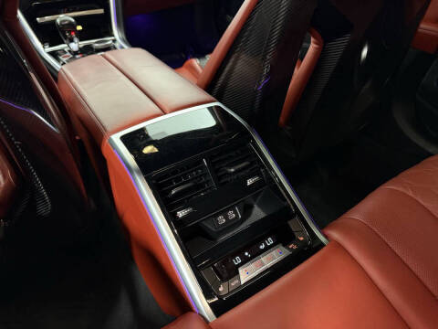 2022 BMW M8 Competition