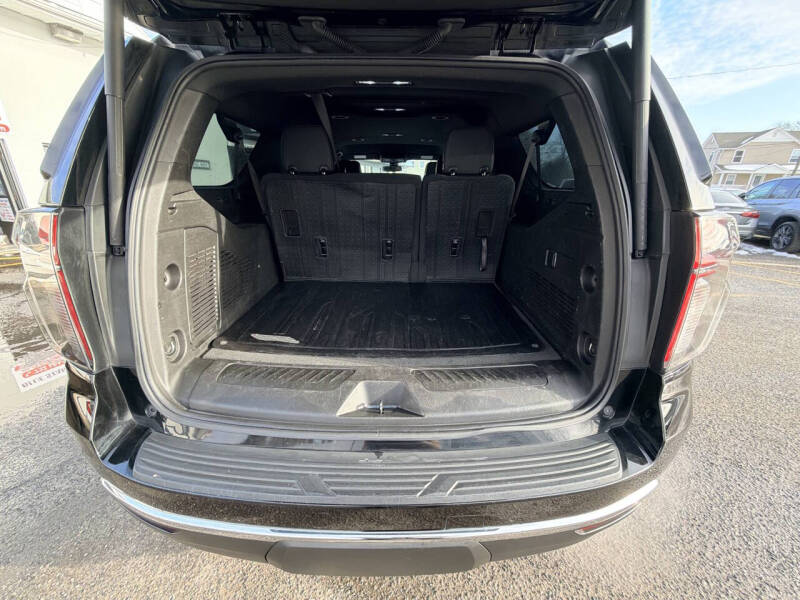 2022 Chevrolet Suburban LT
