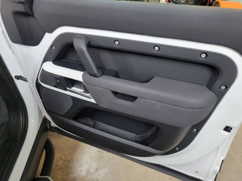 2023 Land Rover Defender 110 30th Anniversary Edition