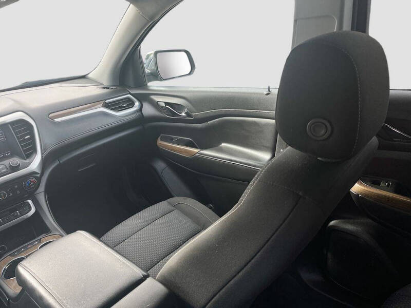 2022 GMC Acadia SLE