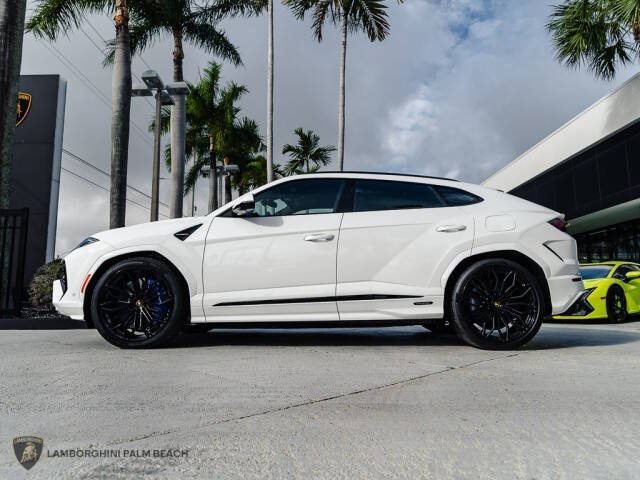 2025 Lamborghini Urus SE