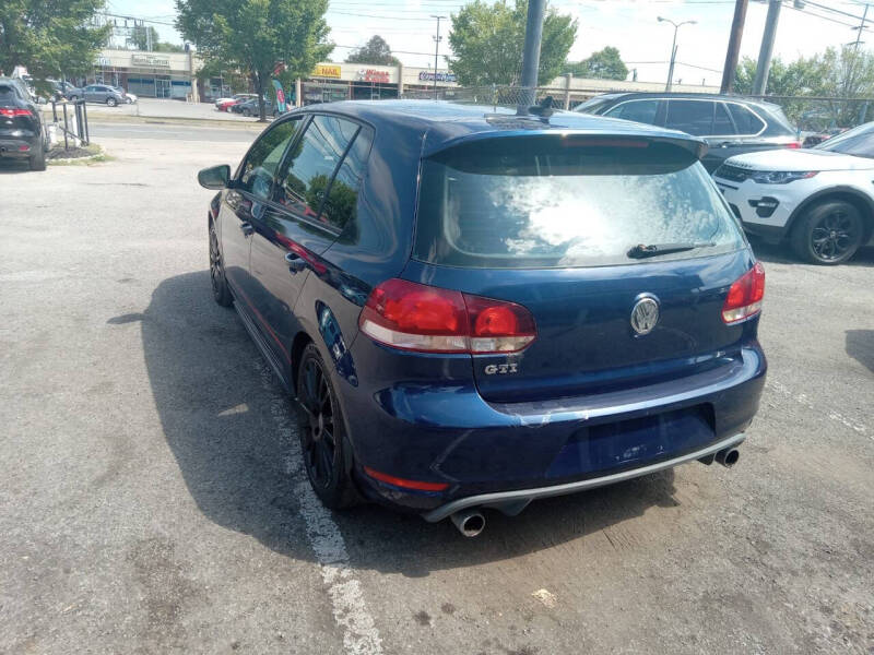 2011 Volkswagen GTI Base PZEV